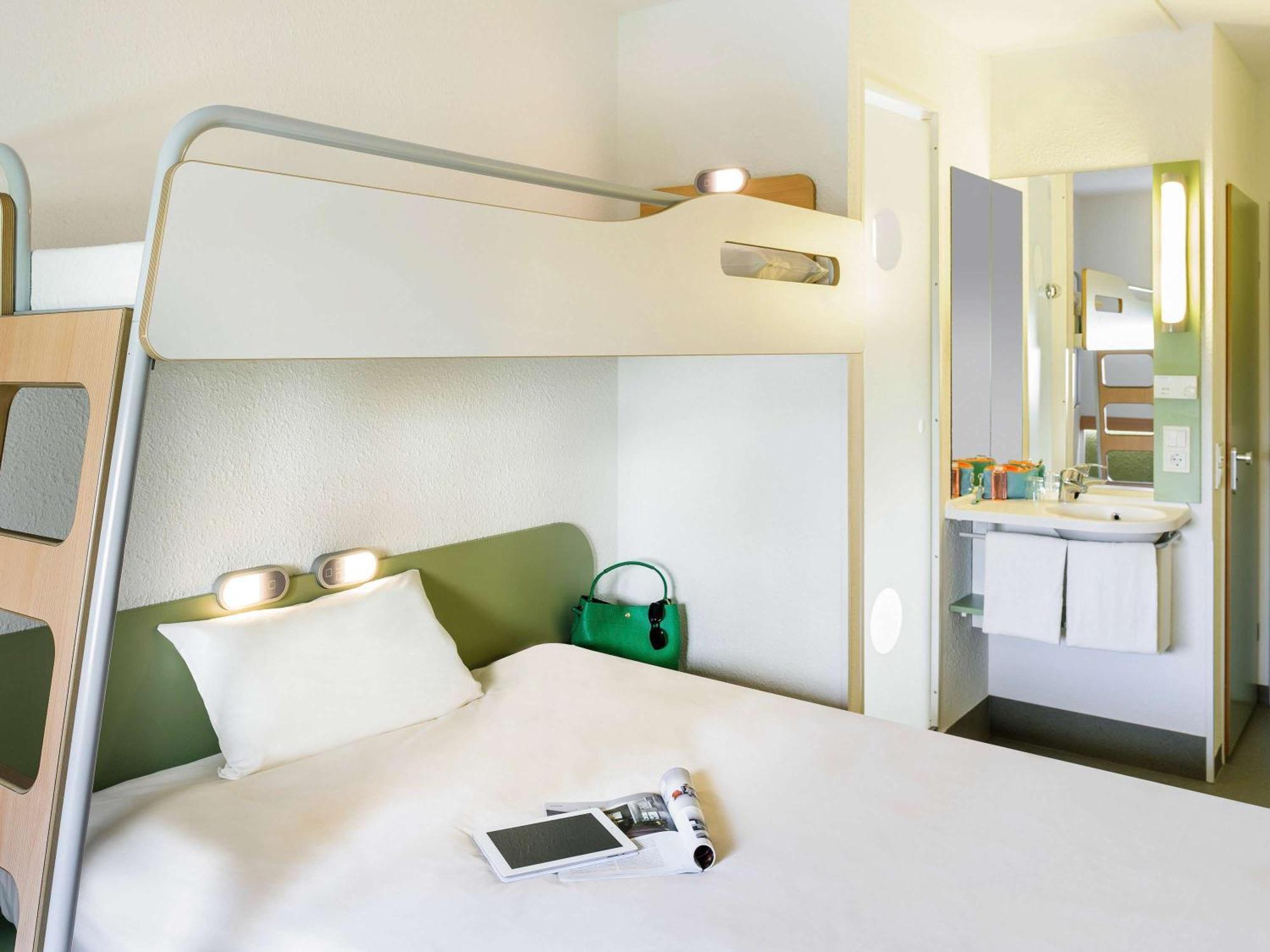 Ibis Budget Brugge Centrum Station Esterno foto